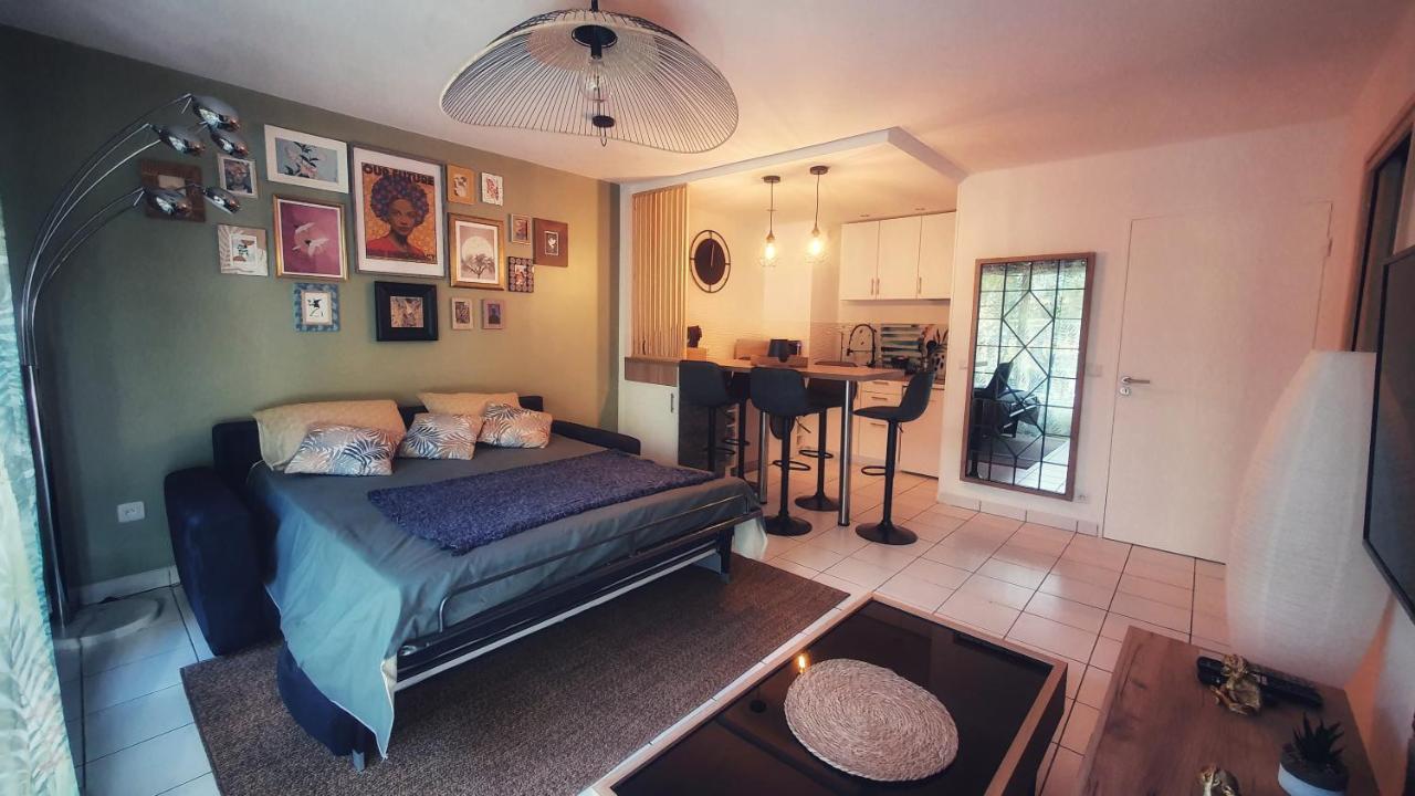 Disneyland Experience !! Apartment