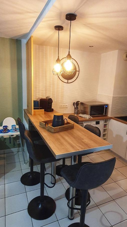 Apartment Disneyland Experience !! *